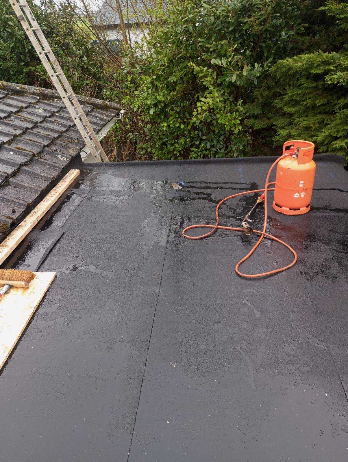 Flat roofing work